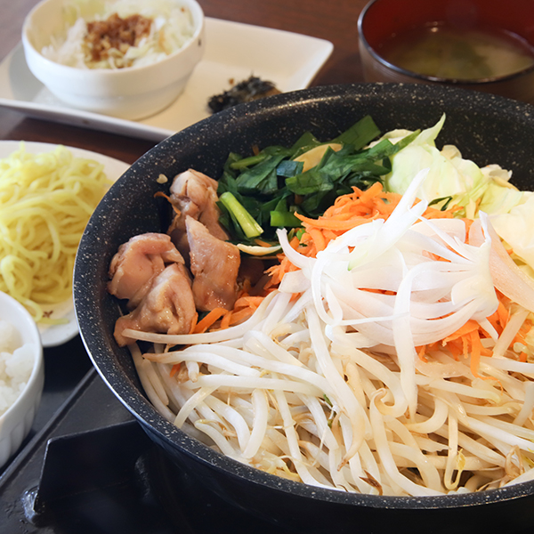 追いそば付きでパワーアップ！じゃ～んと焼き定食(チキン)